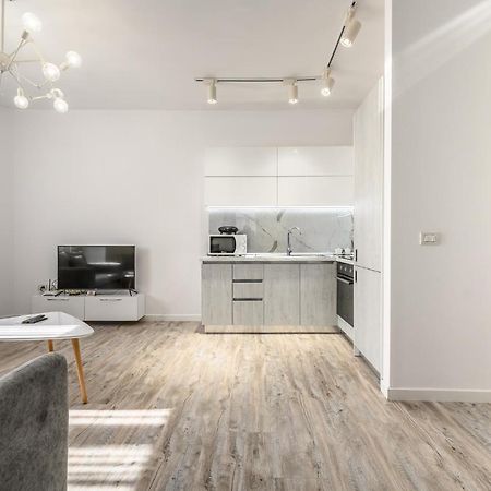 Miku Apartment-Modernly Designed Downtown Tirana Extérieur photo