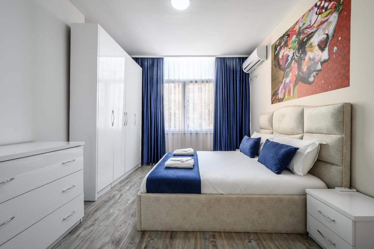 Miku Apartment-Modernly Designed Downtown Tirana Extérieur photo