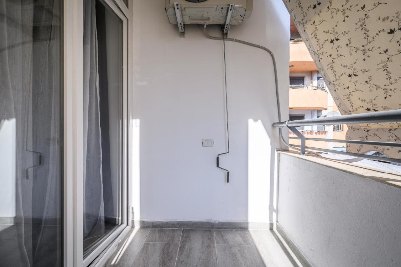 Miku Apartment-Modernly Designed Downtown Tirana Extérieur photo