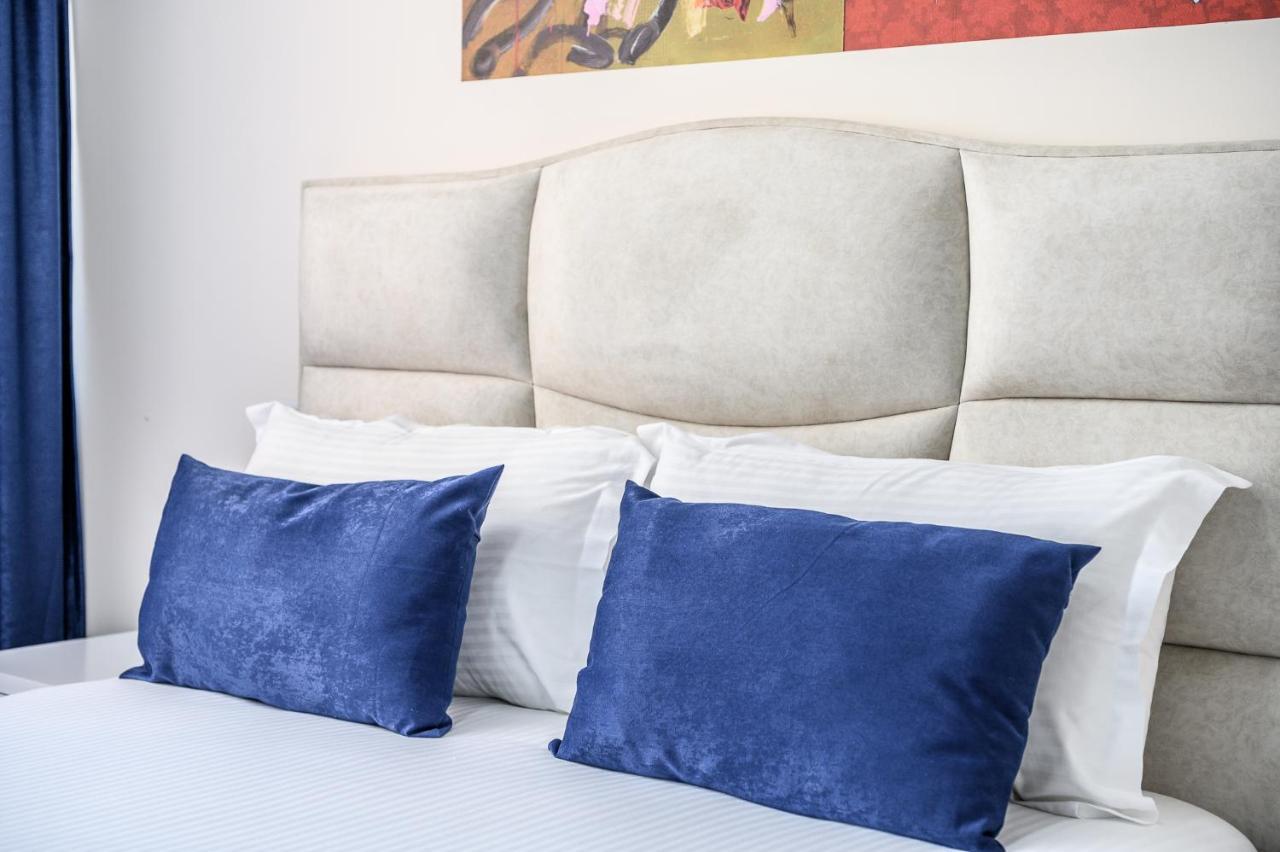 Miku Apartment-Modernly Designed Downtown Tirana Extérieur photo